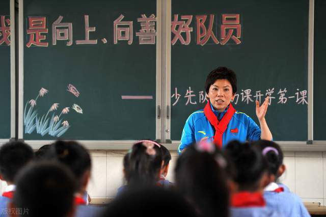 斯通斯此前寻求私人医生帮助，以及在曼城队医的协同下，避免肌肉受伤。